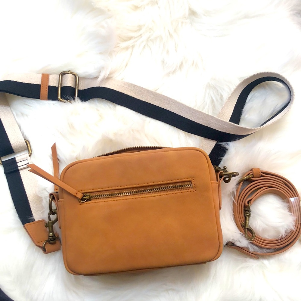 Camera Crossbody Bag ~ Universal Thread - image 6